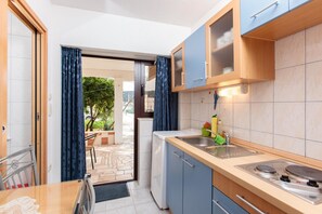 Appartement, 1 lit double | Cuisine privée | Réfrigérateur, micro-ondes, four, plaque de cuisson