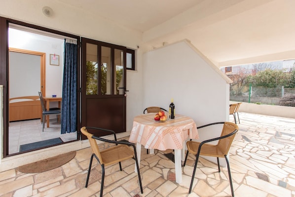 Departamento, 1 cama matrimonial | Balcón