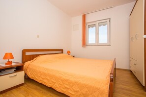 Apartment, Multiple Beds