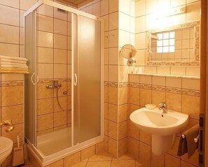 Apartment, 1 Double Bed | Bathroom
