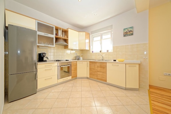 Apartment, 2 Double Beds | Private kitchen | Stovetop, dishwasher, cookware/dishes/utensils - Apartments Marica 3130 (Rab)