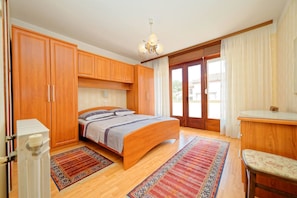 Appartement, 2 lits doubles | Wi-Fi gratuit, draps fournis