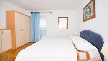 Apartment, Multiple Beds | Free WiFi, bed sheets