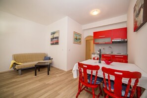 Apartment, Multiple Beds | Living room