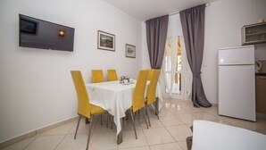 Appartement, 1 lit double et 1 canapé-lit | Cuisine privée | Surface de cuisson, vaisselle et ustensiles