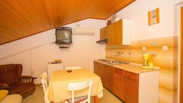 Apartment, Mehrere Betten | Eigene Küche | Herdplatte, Kochgeschirr/Geschirr/Besteck