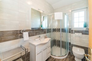 Villa, Multiple Beds | Bathroom | Shower, hair dryer