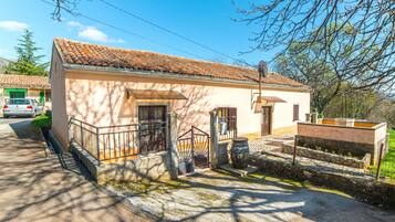 Villa, Multiple Beds | Front of property