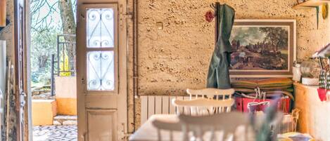 Villa, Multiple Beds | Private kitchen | Stovetop, cookware/dishes/utensils