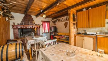 Villa, Multiple Beds | BBQ/picnic area