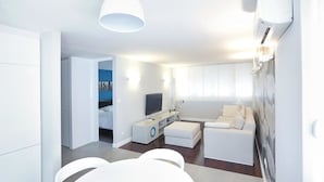 Apartment, 1 Double Bed | Private kitchen | Coffee/tea maker, fridge, oven, stovetop - Apartments Toni Split / A1 One Bedroom (Split)