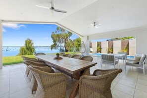 Outdoor dining - Woodbine Waters Lakehouse (Yarrawonga)