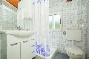 Apartment, Mehrere Betten | Badezimmer | Dusche