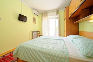 Apartment, 1 Queen Bed | Free WiFi, bed sheets - Apartments Marica 3131 (Rab)