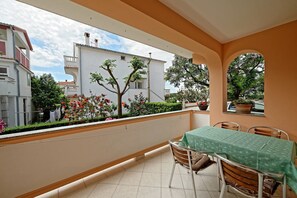 아파트, 퀸사이즈침대 2개 | 발코니