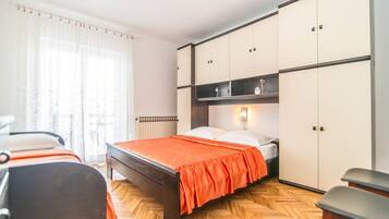 Apartment, Mehrere Betten | 1 Schlafzimmer, kostenloses WLAN, Bettwäsche