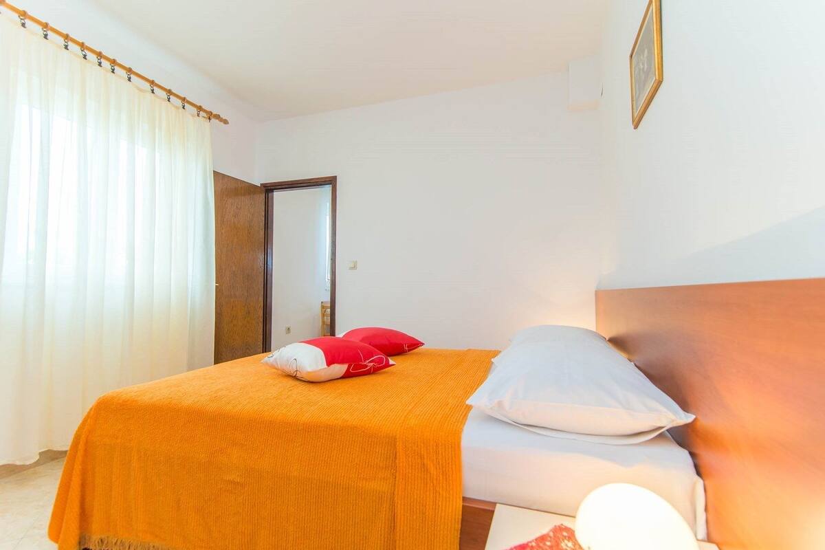 Apartment, Multiple Beds | 1 bedroom, WiFi (free), bed sheets