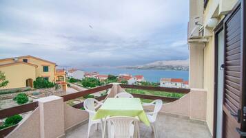 Apartment, Mehrere Betten | Balkon