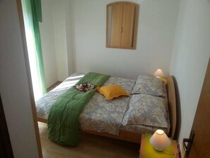 Apartment, 2 Double Beds | Free WiFi, bed sheets - Apartments Marko Seline (Starigrad)
