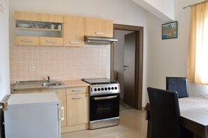 Apartment, Multiple Beds | Private kitchen | Oven, stovetop, coffee/tea maker, cookware/dishes/utensils - Apartments Ante Seline (Starigrad)
