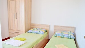 Apartment, Multiple Beds