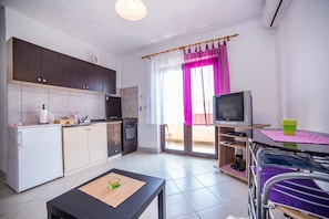 Departamento, 1 cama matrimonial y sofá cama | Wifi gratis y ropa de cama