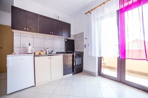 Lägenhet - 1 dubbelsäng med bäddsoffa | Eget kök | Spishäll och grytor/köksredskap