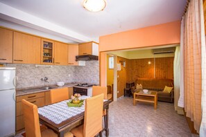 Apartment, 1 Double Bed | Private kitchen | Stovetop, cookware/dishes/utensils - Apartments Matulić (Postira)