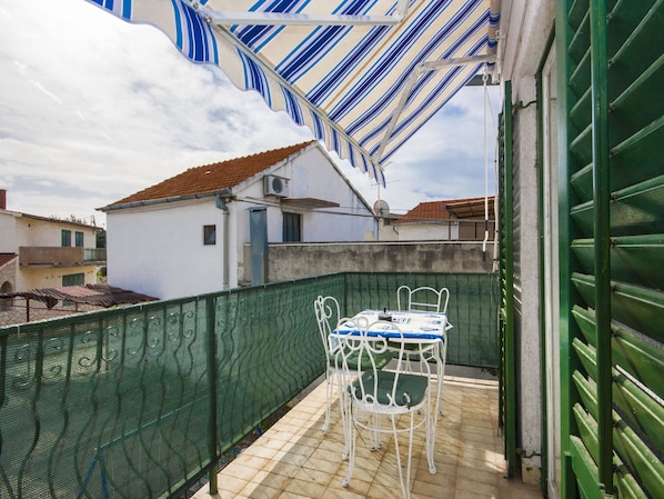 Apartment, 3 Einzelbetten | Balkon