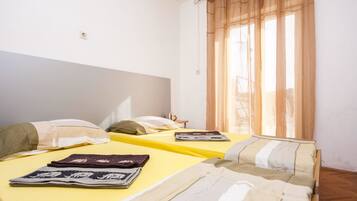 Apartment, 2 Twin Beds | Free WiFi, bed sheets