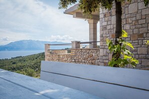 Front of property - Holiday House Domina (Postira)