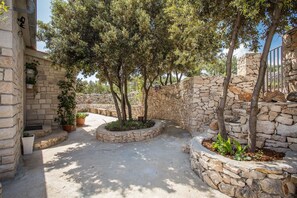 Front of property - Holiday House Domina (Postira)