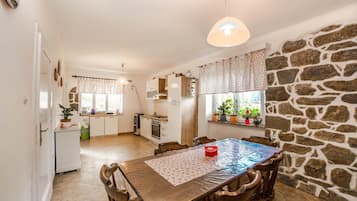 Ferienhaus, Mehrere Betten | Eigene Küche | Ofen, Herdplatte, Kochgeschirr/Geschirr/Besteck