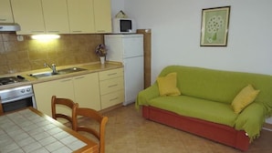 Apartment, 1 Double Bed with Sofa bed | Private kitchen | Stovetop, cookware/dishes/utensils - Apartments Buljan / One Bedroom A1 (Trogir)