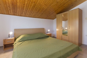 Villa, Multiple Beds | Private kitchen | Oven, stovetop, dishwasher, cookware/dishes/utensils