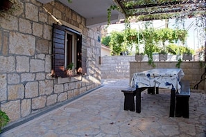 Apartment, Mehrere Betten | Balkon
