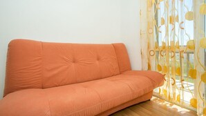 Apartamento, 1 cama doble con sofá cama | Sala de estar | Una televisión