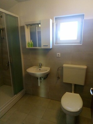Apartment, 2 Double Beds | Bathroom