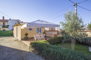 House, 1 Double Bed with Sofa bed | Front of property