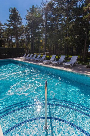 Pool - Villa Ana Jadranovo (Crikvenica)