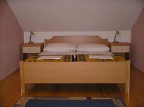 Apartment, Multiple Beds
