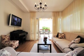 Apartment, Multiple Beds | Living room | TV - Villa Schober Appartment (Baska)