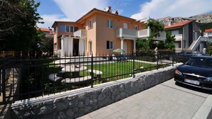 Apartment, Multiple Beds | Exterior