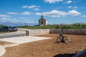 Villa, Multiple Beds | Parking | Free self parking - Villa Lipa Privlaka (Vir)