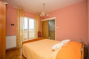 Appartement, 2 lits doubles | Wi-Fi gratuit, draps fournis