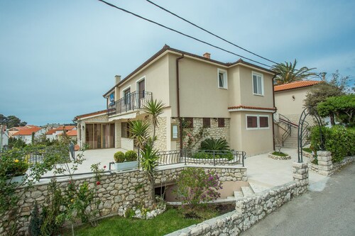 Apartments Nada Palit