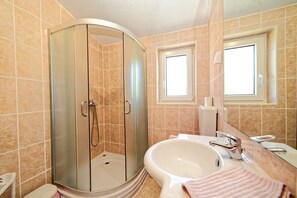 Apartment, 1 Double Bed with Sofa bed | Bathroom | Shower