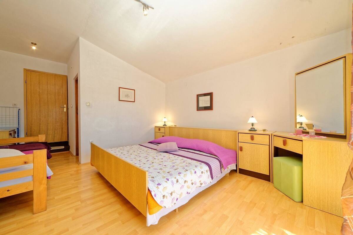 Apartment, 1 Double Bed with Sofa bed | WiFi (free), bed sheets