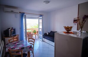 Apartment, 1 Doppelbett und Schlafsofa | Wohnzimmer | Fernseher