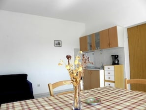 Apartment, Mehrere Betten | Eigene Küche | Herdplatte, Kochgeschirr/Geschirr/Besteck